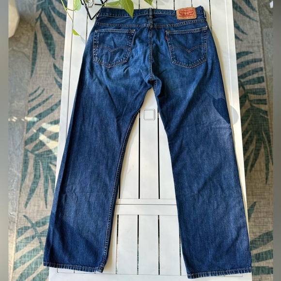 EUC Levi Strauss Jeans - Picture 5 of 7